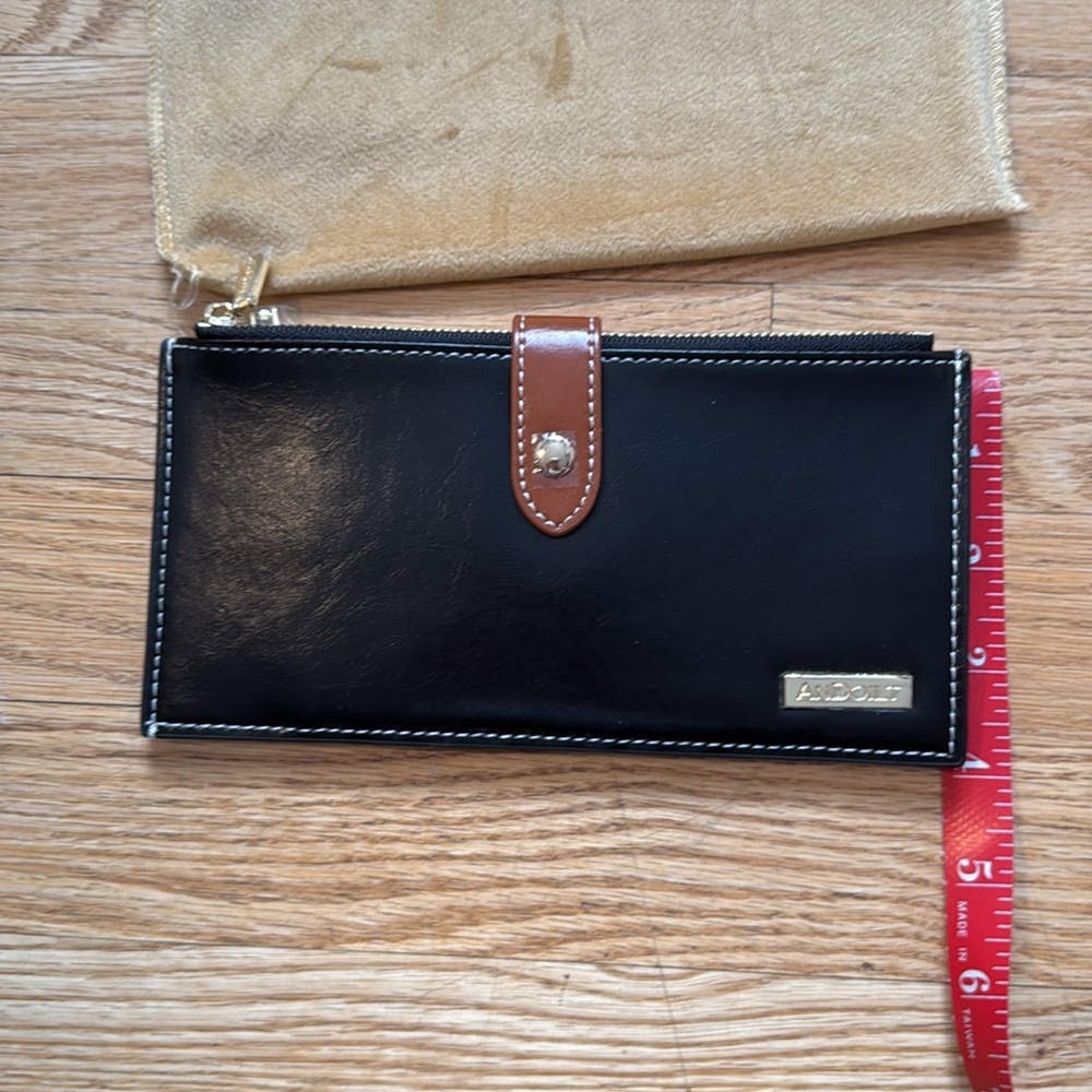 Wallet - Picture 5 of 6